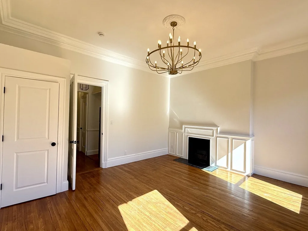 1 bed, 1 bath apartment for rent at 231 Beacon St Unit 3, Back Bay — photo 4 of 9