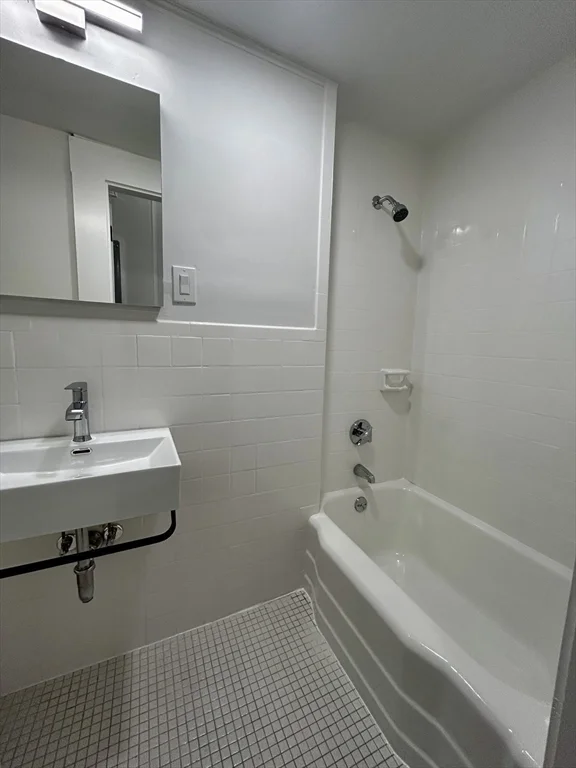 1 bed, 1 bath apartment for rent at 231 Beacon St Unit 4, Back Bay — photo 7 of 7