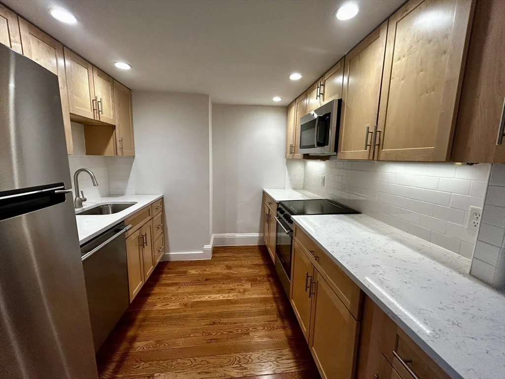 1 bed, 1 bath apartment for rent at 231 Beacon St Unit 4, Back Bay — photo 4 of 7