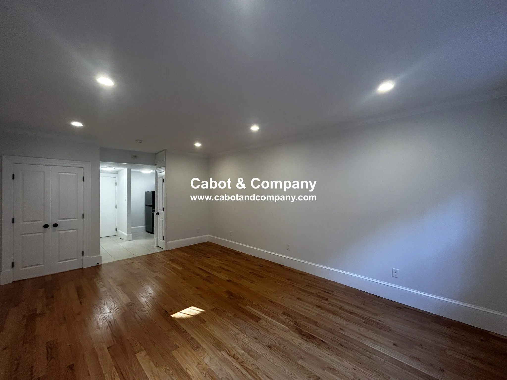 Studio bed, 1 bath apartment for rent at 231 Beacon St Unit B2, Back Bay — photo 3 of 6