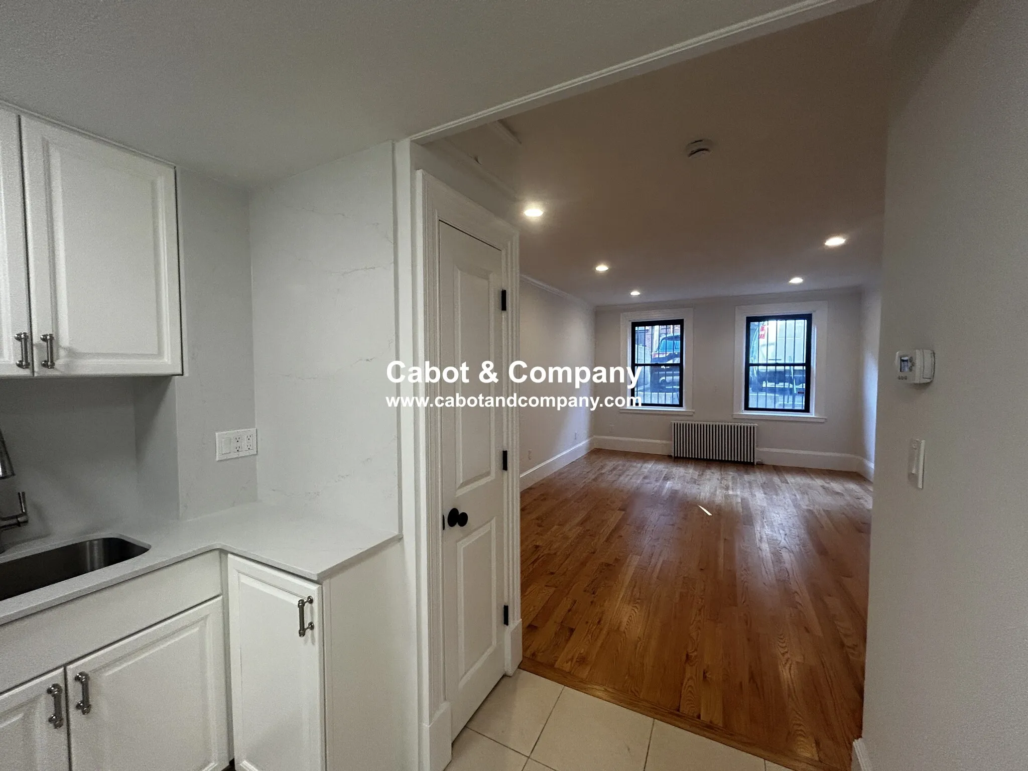 Studio bed, 1 bath apartment for rent at 231 Beacon St Unit B2, Back Bay — photo 5 of 6