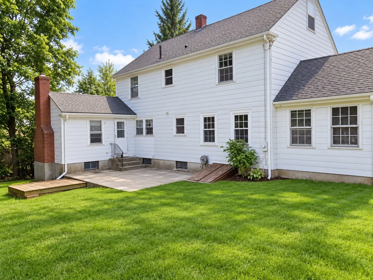 6 bed, 2 bath apartment for rent at 231 Bolton St, Marlborough