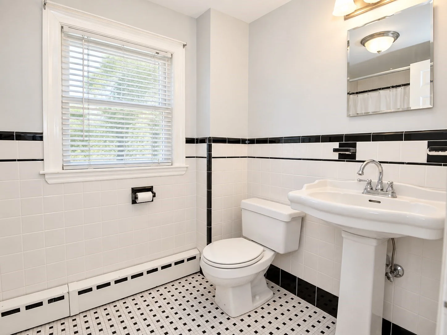 6 bed, 2 bath apartment for rent at 231 Bolton St, Marlborough — photo 9 of 10