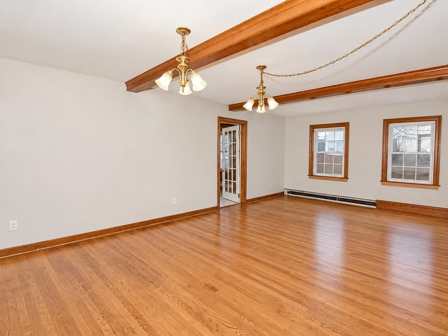 6 bed, 2 bath apartment for rent at 231 Bolton St, Marlborough — photo 4 of 10