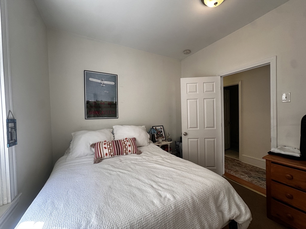3 bed, 1 bath apartment for rent at 231 Charles St Unit 2, East Cambridge — photo 5 of 9