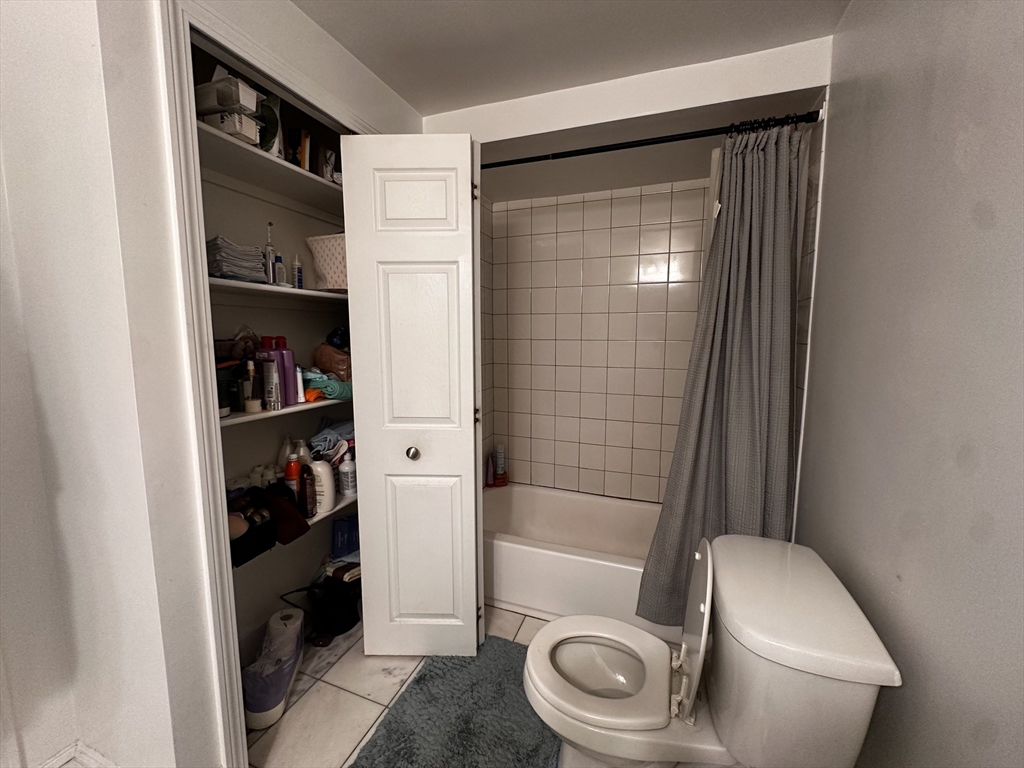3 bed, 1 bath apartment for rent at 231 Charles St Unit 2, East Cambridge — photo 4 of 9