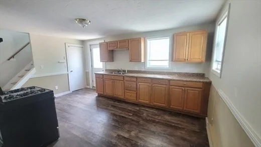 2 bed, 1 bath apartment for rent at 231 Colburn St Unit 231, Dedham — photo 3 of 10