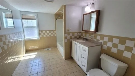2 bed, 1 bath apartment for rent at 231 Colburn St Unit 231, Dedham — photo 7 of 10