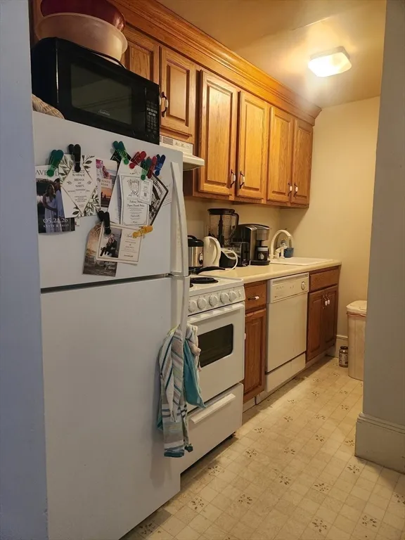 Studio bed, 1 bath apartment for rent at 231 Commonwealth Ave Unit 4R, Back Bay — photo 19 of 28
