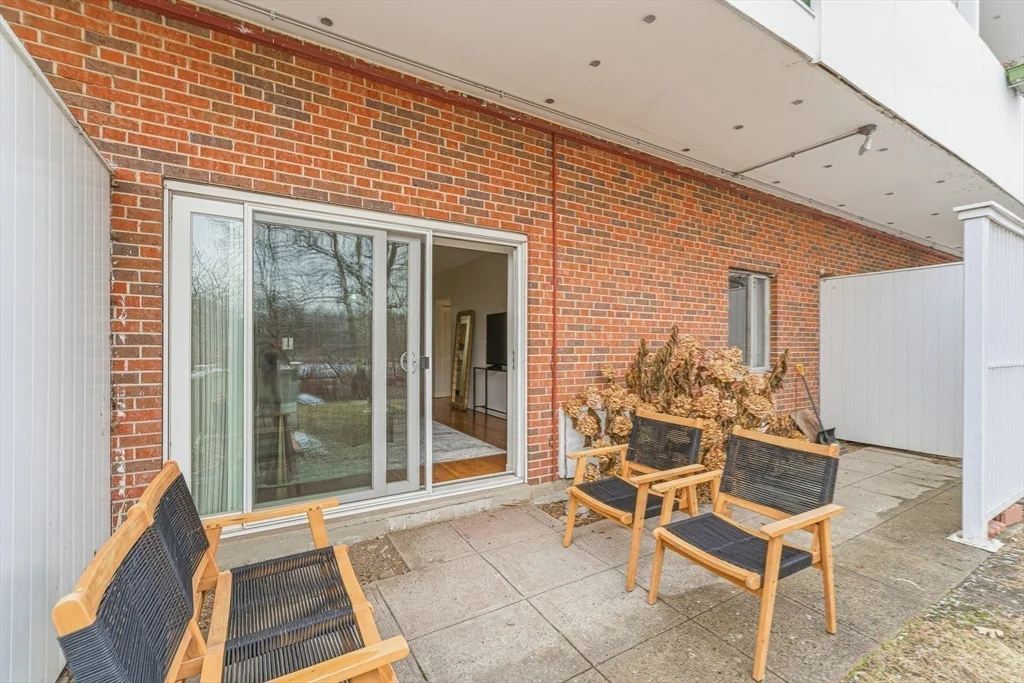 1 bed, 1 bath apartment for rent at 231 Coolidge Ave Unit 401, East Watertown — photo 8 of 18