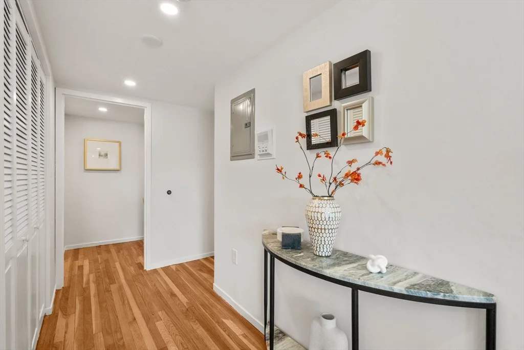 Studio bed, 1 bath apartment for rent at 231 Coolidge Ave Unit 405, Watertown — photo 7 of 15