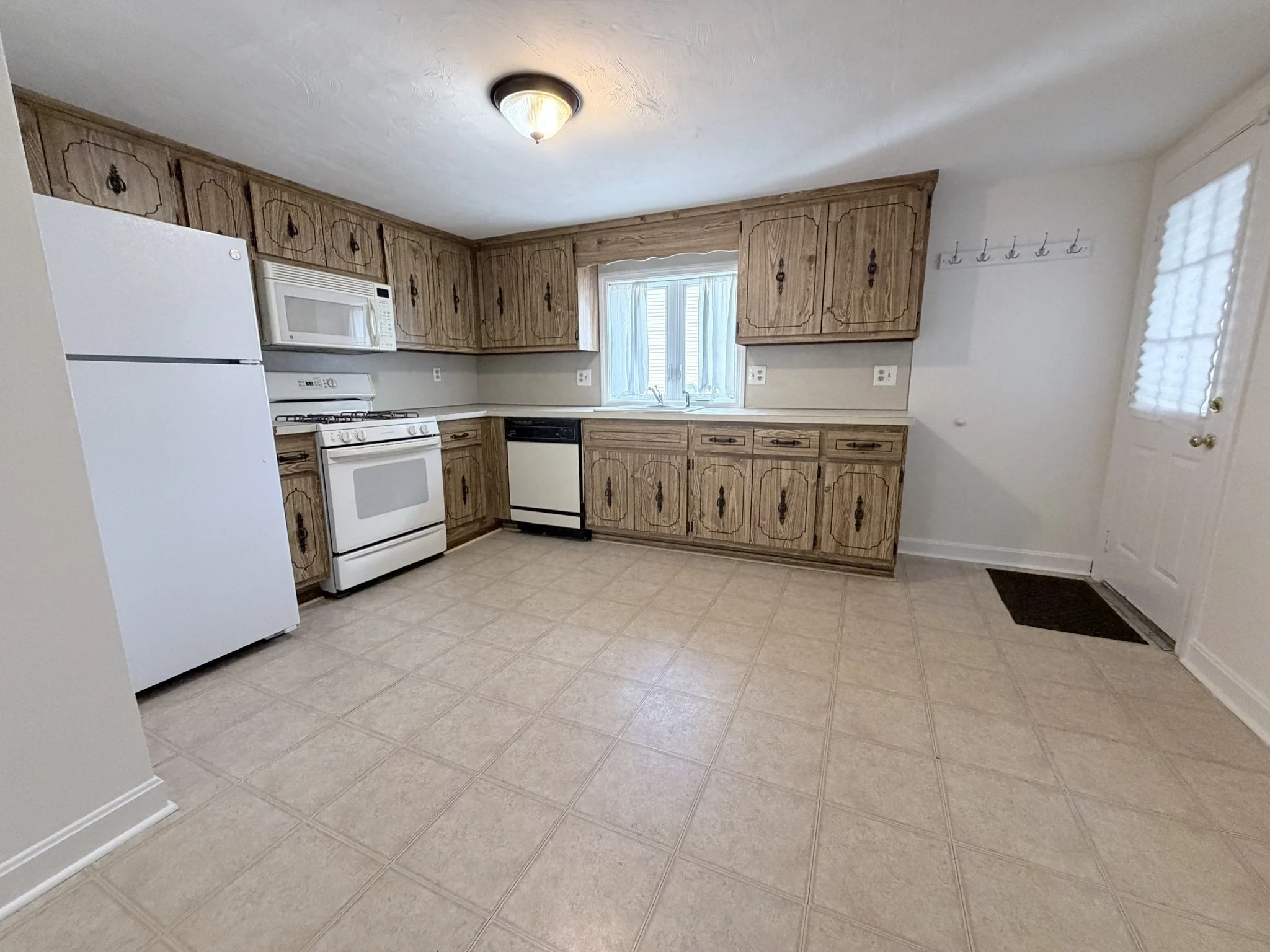 2 bed, 1 bath apartment for rent at 231 Forest St Unit 231, Malden — photo 4 of 14