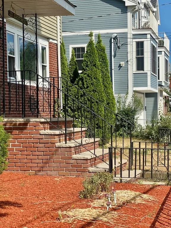 2 bed, 1 bath apartment for rent at 231 Gladstone St Unit 1, East Boston — photo 6 of 9