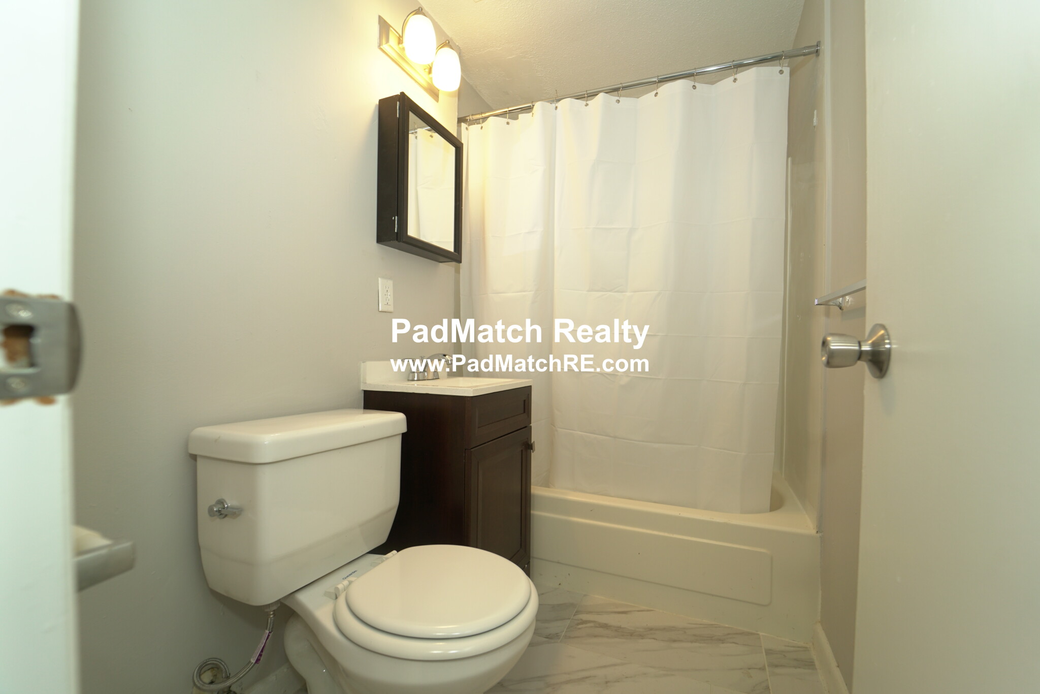 1 bed, 1 bath apartment for rent at 231 Harrison Ave Unit 17, Chinatown — photo 4 of 10