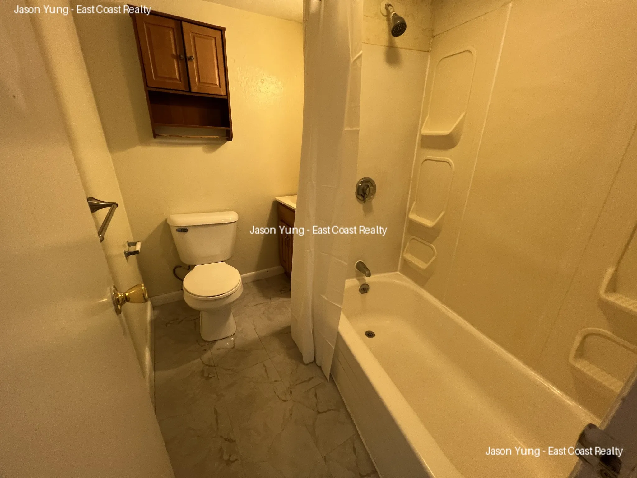 Studio bed, 1 bath apartment for rent at 231 Harrison Ave Unit 24, Chinatown — photo 3 of 11