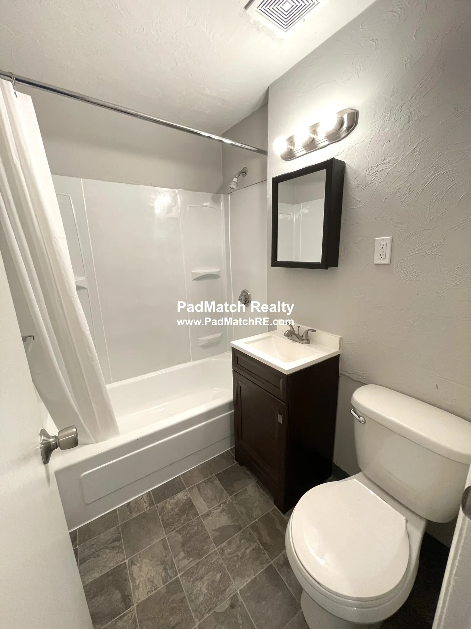1 bed, 1 bath apartment for rent at 231 Harrison Ave Unit 6, Chinatown — photo 10 of 14