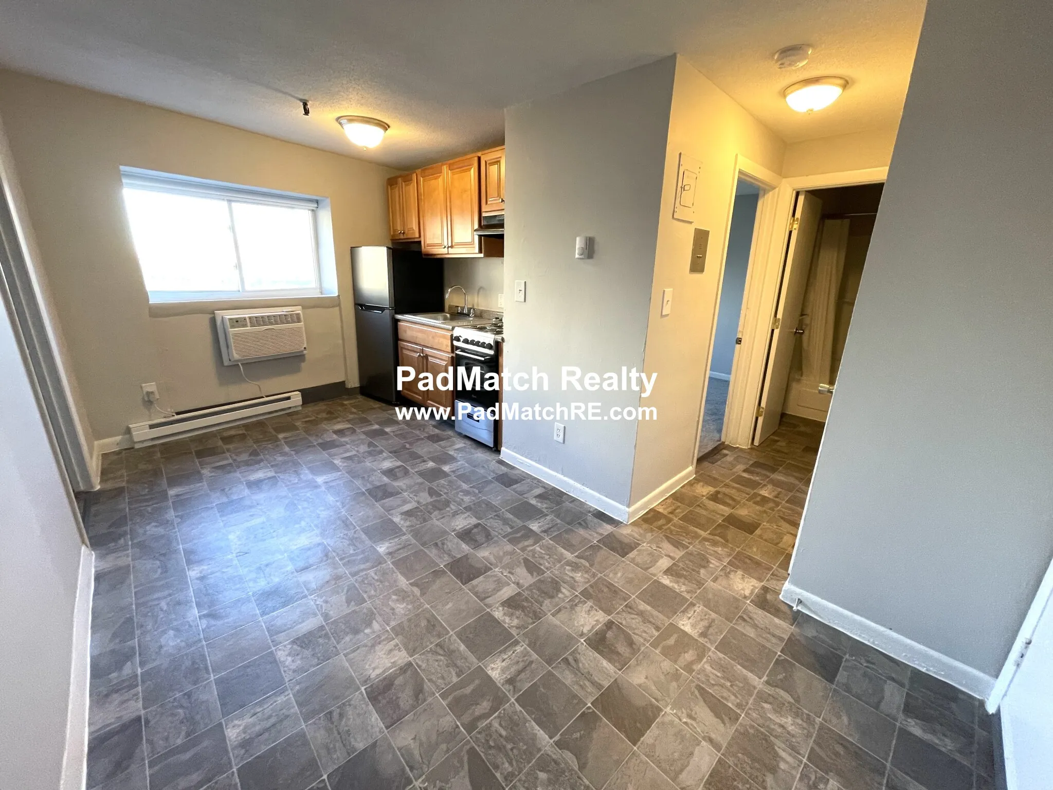 1 bed, 1 bath apartment for rent at 231 Harrison Ave Unit 6, Chinatown
