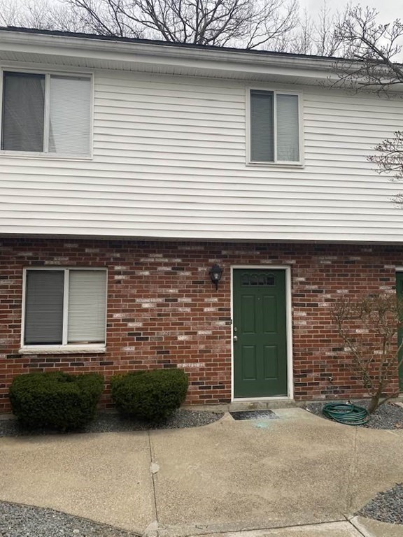1 bed, 1 bath apartment for rent at 231 Lake St Unit E, Weymouth — photo 1 of 14