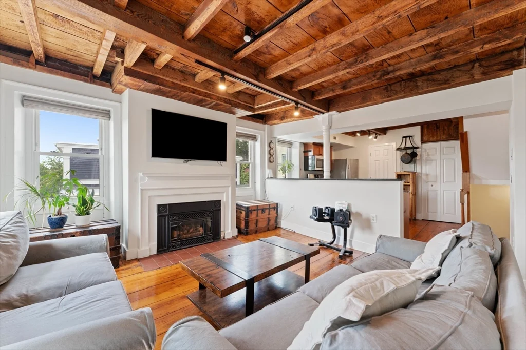 2 bed, 1 bath apartment for rent at 231 Main St Unit 2, Charlestown