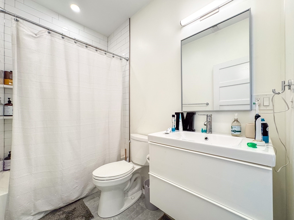 3 bed, 2 bath apartment for rent at 231 Maverick St Unit 7, East Boston — photo 8 of 23