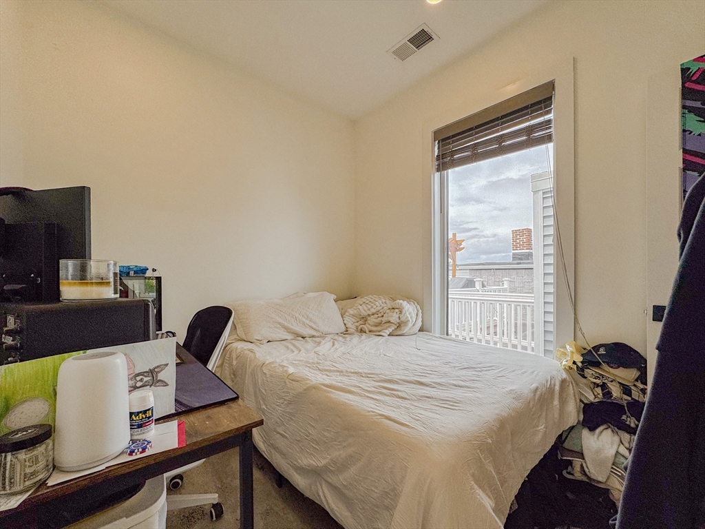 3 bed, 2 bath apartment for rent at 231 Maverick St Unit 7, East Boston — photo 7 of 23