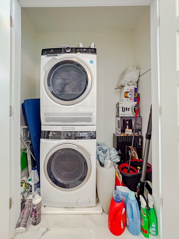 3 bed, 2 bath apartment for rent at 231 Maverick St Unit 7, East Boston — photo 6 of 23