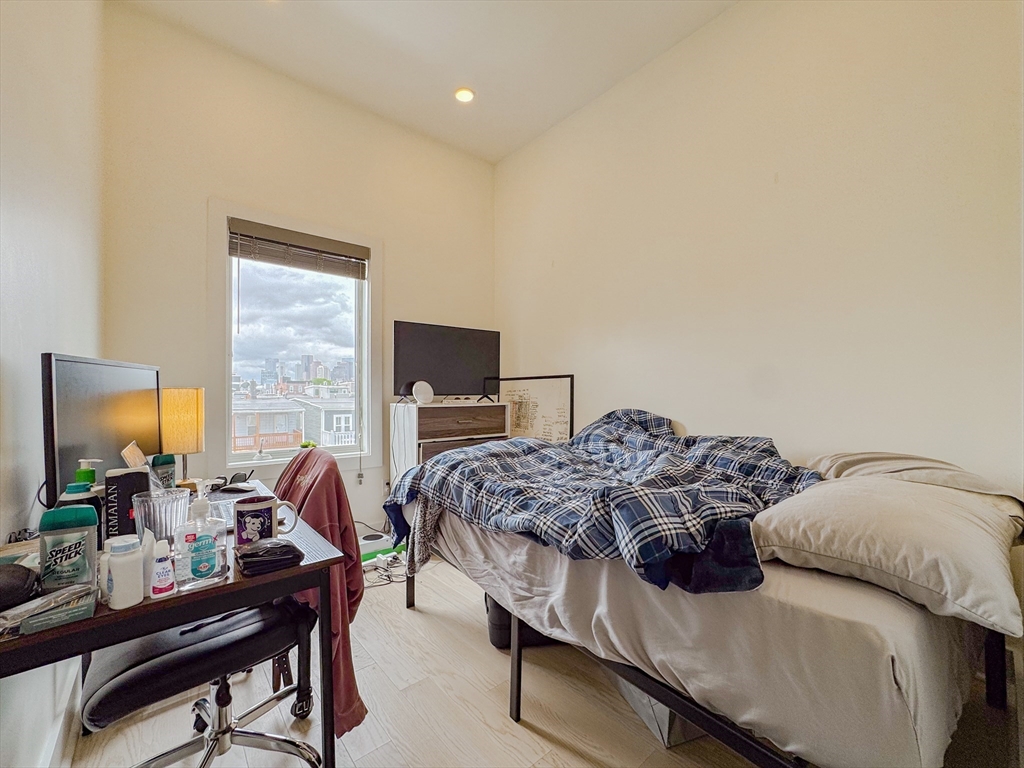 3 bed, 2 bath apartment for rent at 231 Maverick St Unit 7, East Boston — photo 9 of 23