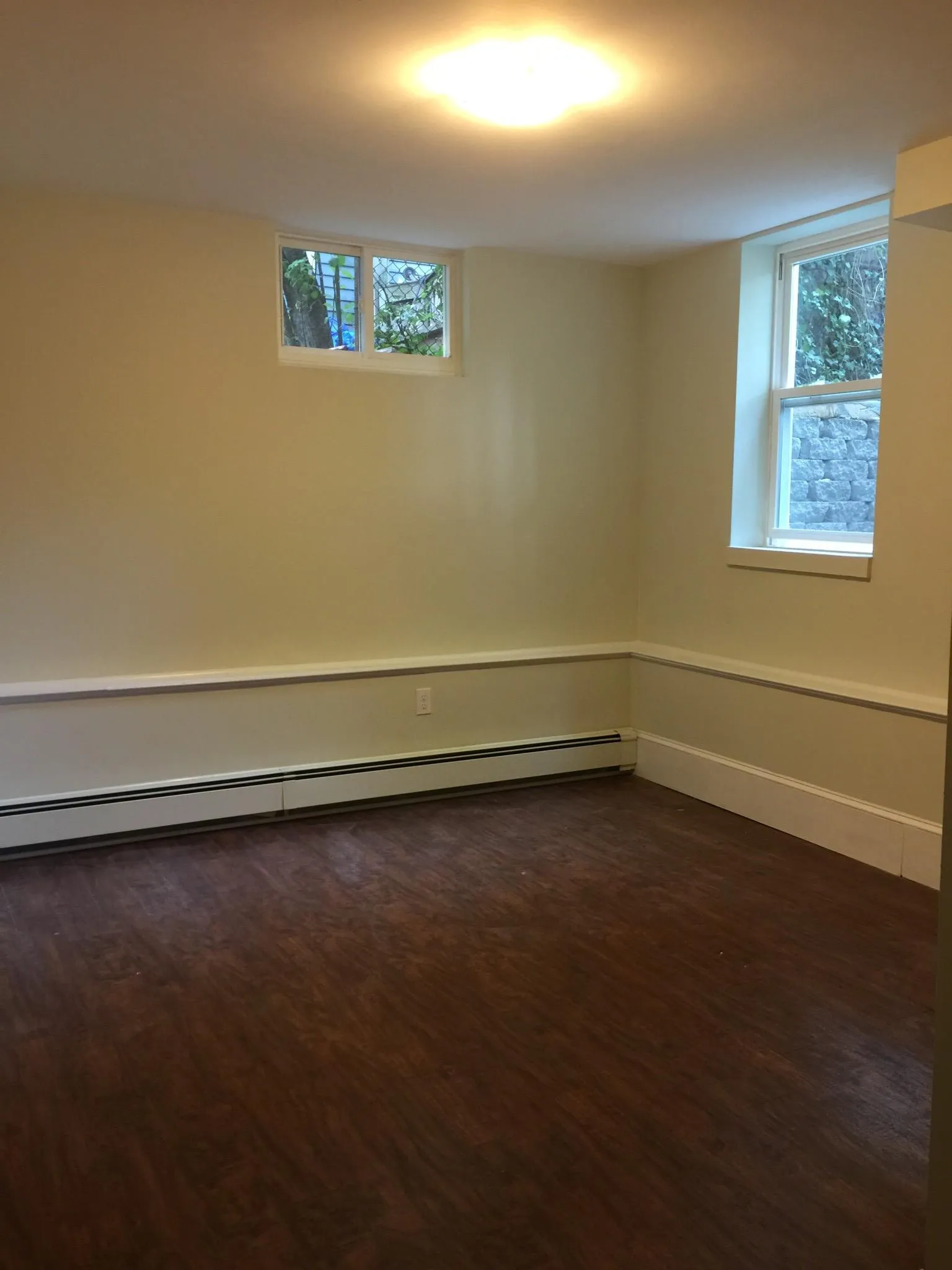 7 bed, 3 bath apartment for rent at 231 Norfolk St Unit 2, The Port — photo 9 of 10