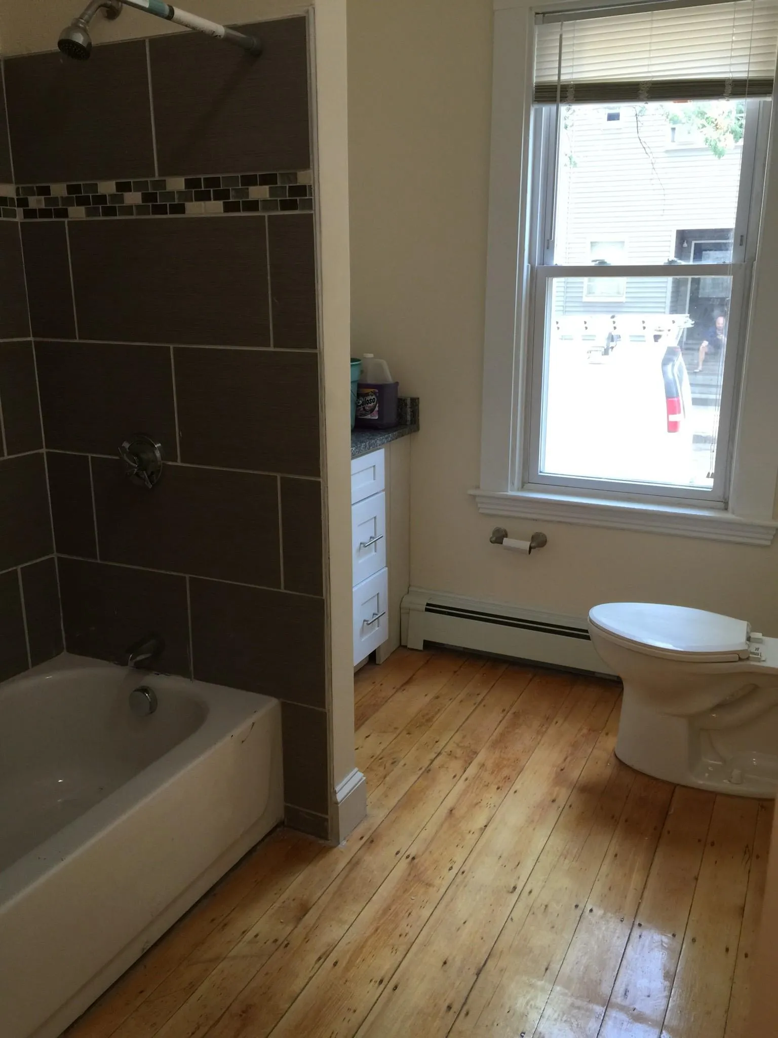 7 bed, 3 bath apartment for rent at 231 Norfolk St Unit 2, The Port — photo 6 of 10
