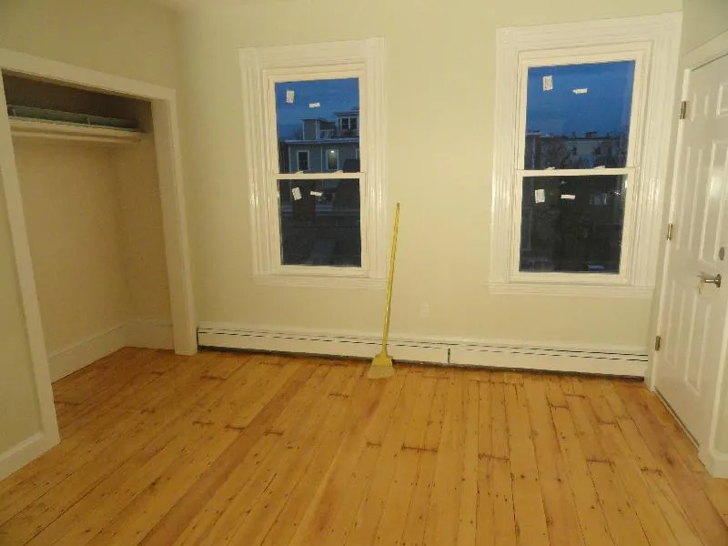 7 bed, 3 bath apartment for rent at 231 Norfolk St Unit 2, The Port — photo 10 of 10