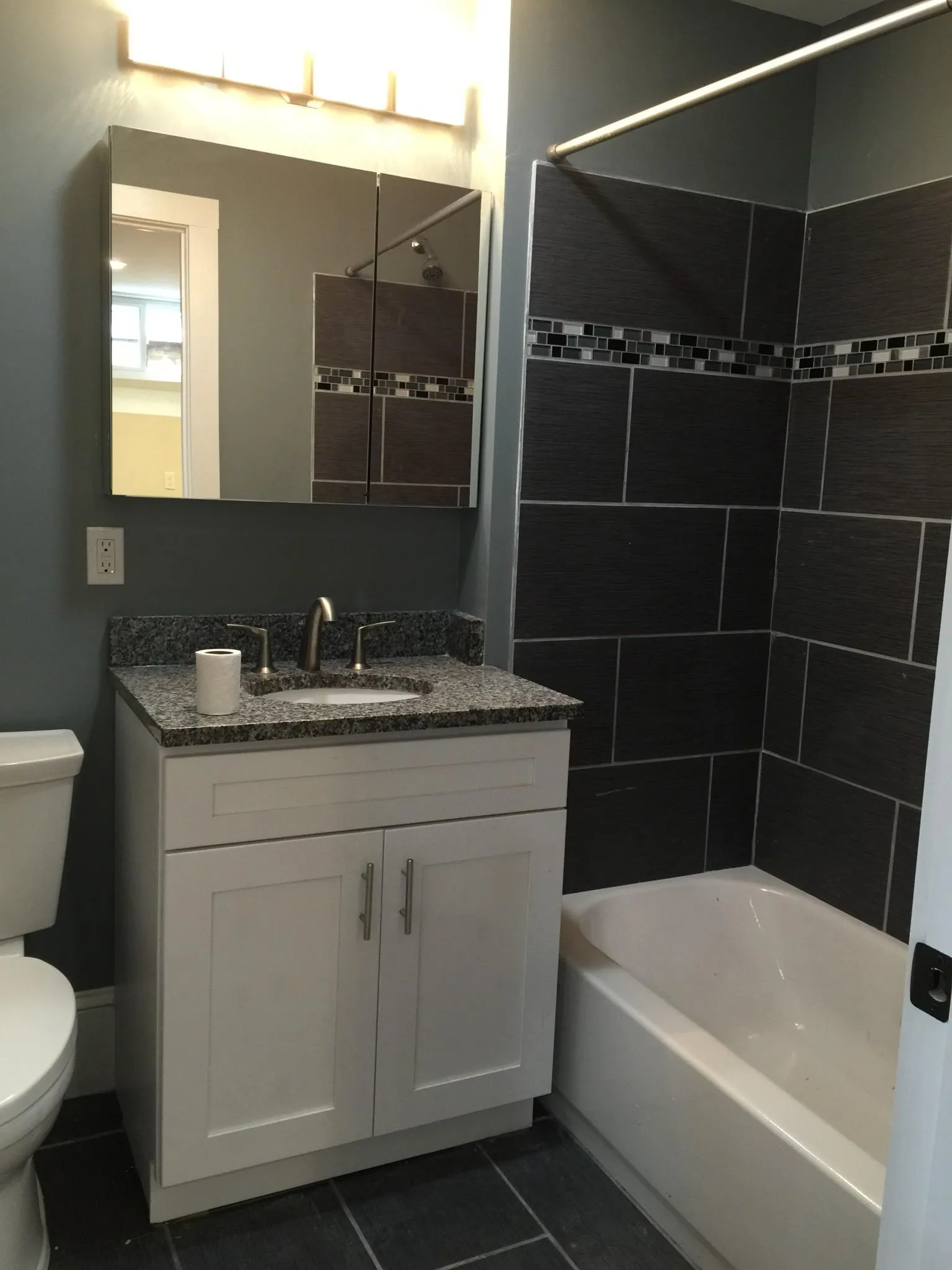 7 bed, 3 bath apartment for rent at 231 Norfolk St Unit 2, The Port — photo 7 of 10