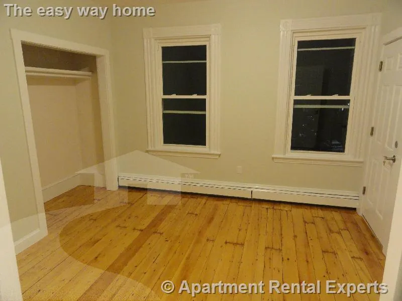 5 bed, 2 bath apartment for rent at 231 Norfolk St Unit 3, Central Square — photo 7 of 12