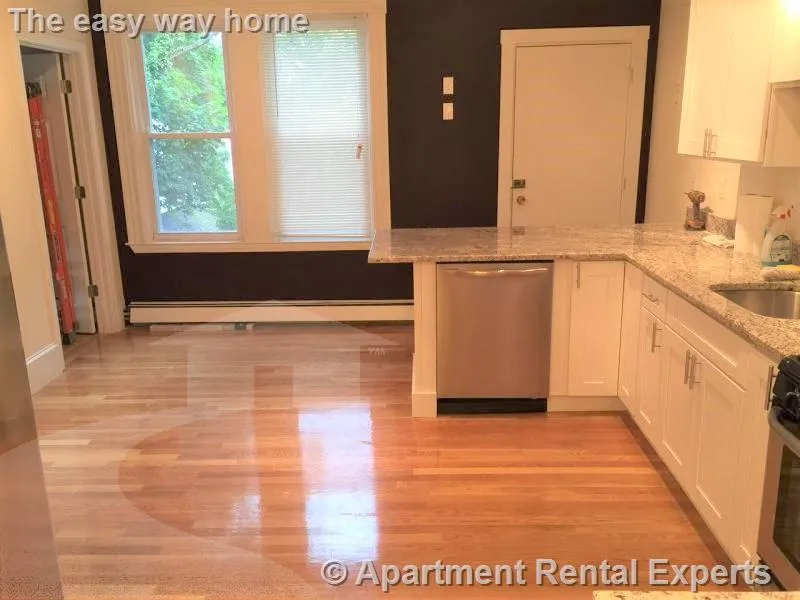 5 bed, 2 bath apartment for rent at 231 Norfolk St Unit 3, Central Square — photo 2 of 12