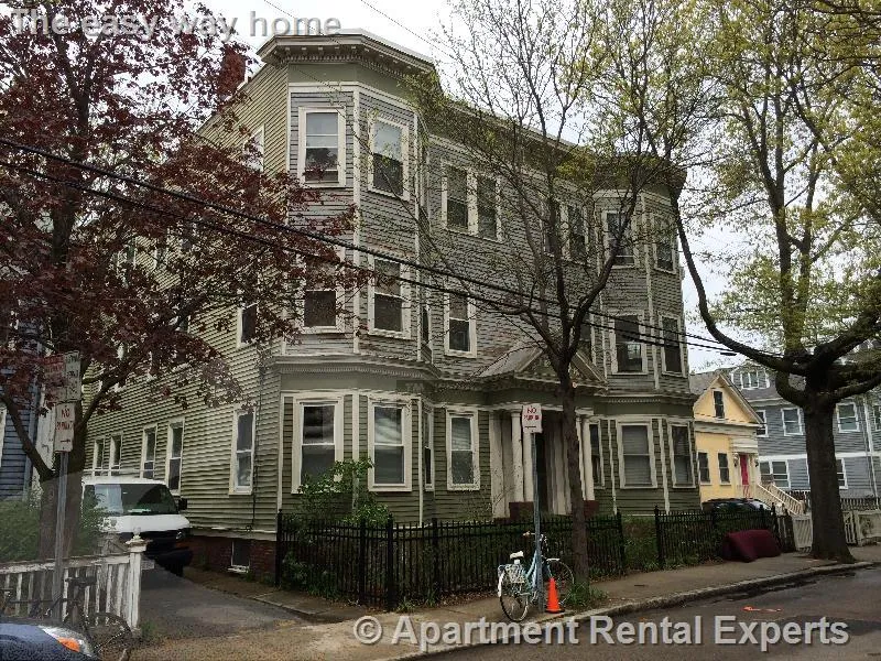 5 bed, 2 bath apartment for rent at 231 Norfolk St Unit 3, Central Square — photo 12 of 12