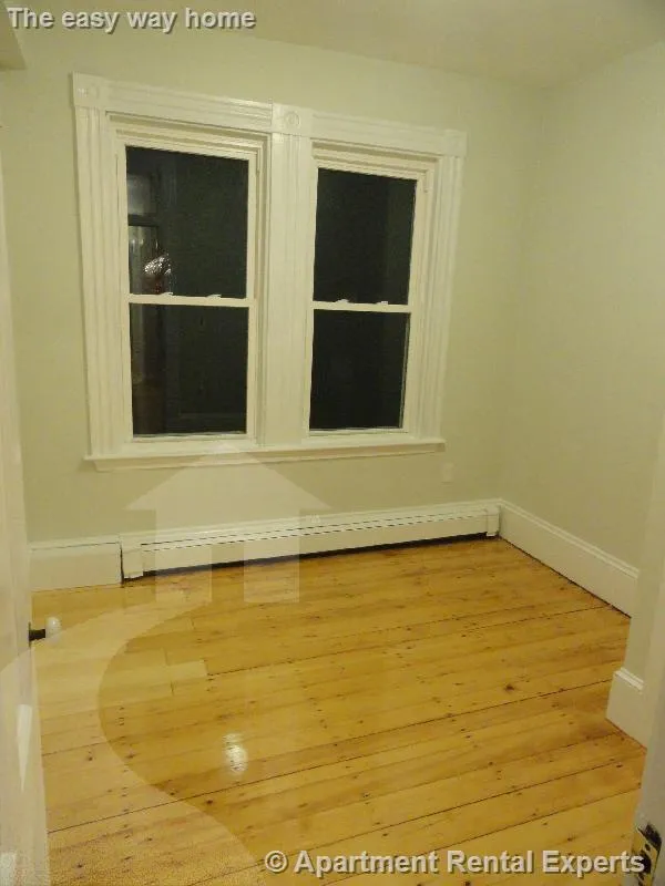 5 bed, 2 bath apartment for rent at 231 Norfolk St Unit 3, Central Square — photo 8 of 12