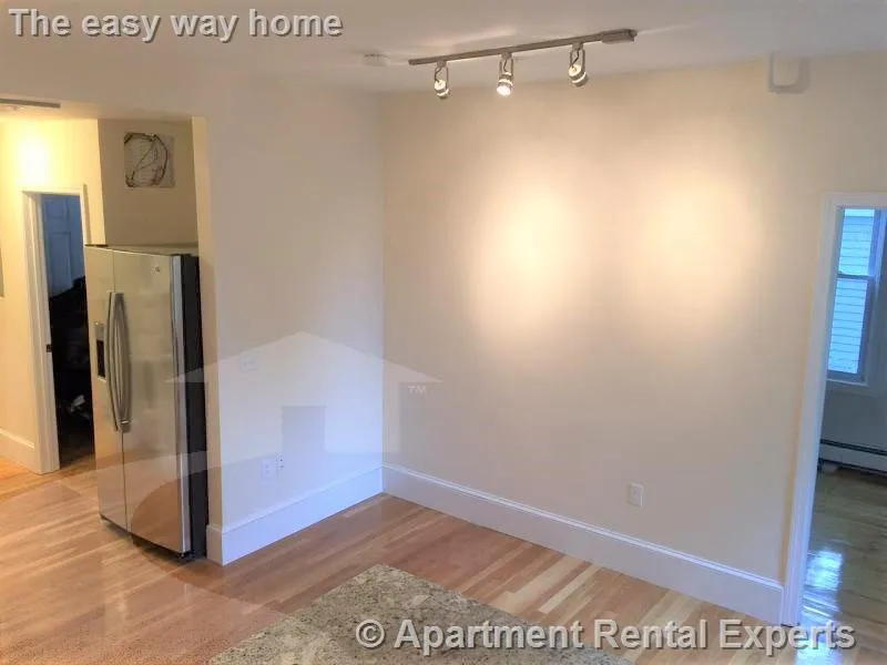 5 bed, 2 bath apartment for rent at 231 Norfolk St Unit 3, Central Square — photo 3 of 12
