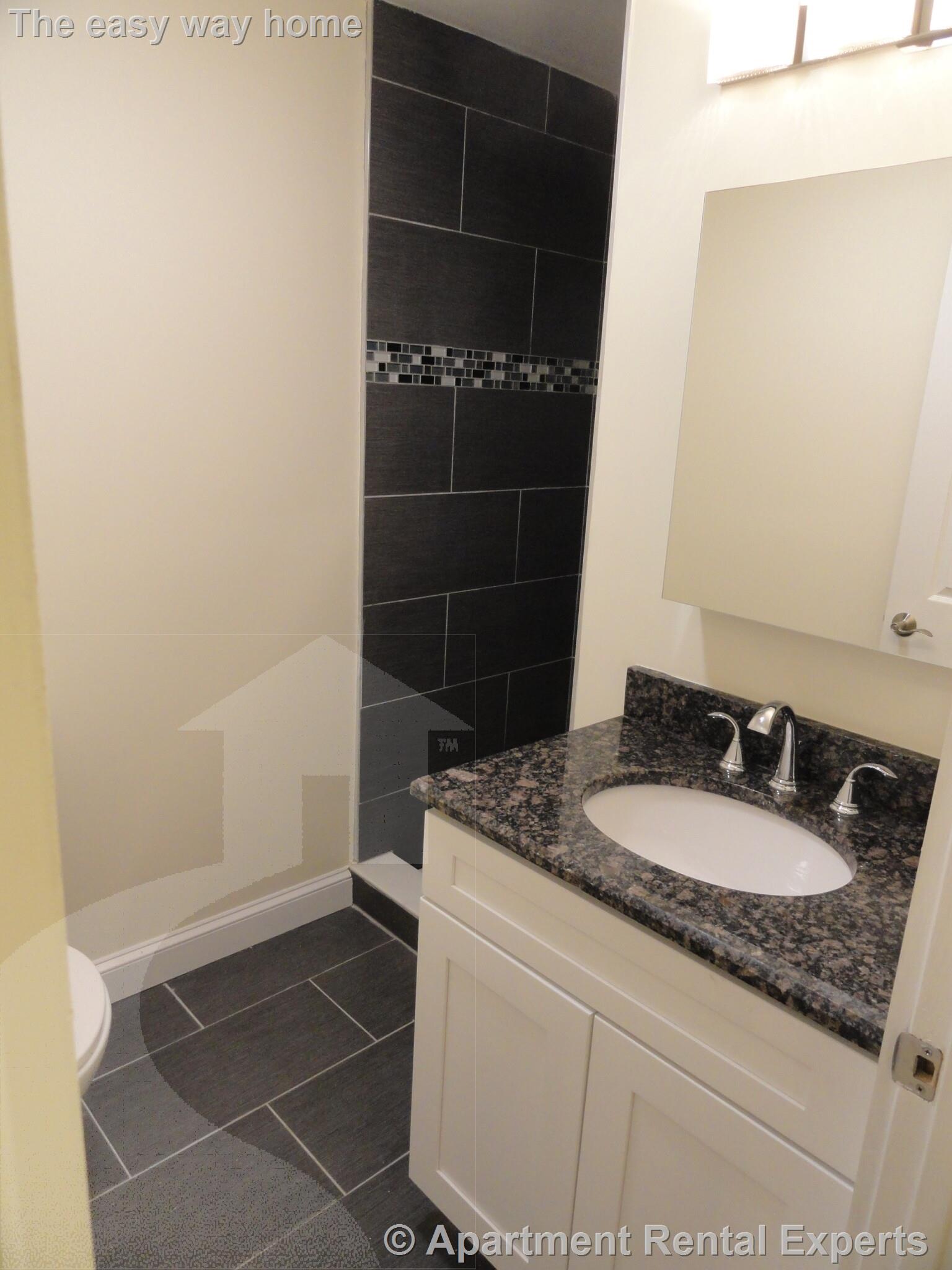 5 bed, 2 bath apartment for rent at 231 Norfolk St Unit 6, Central Square — photo 8 of 10