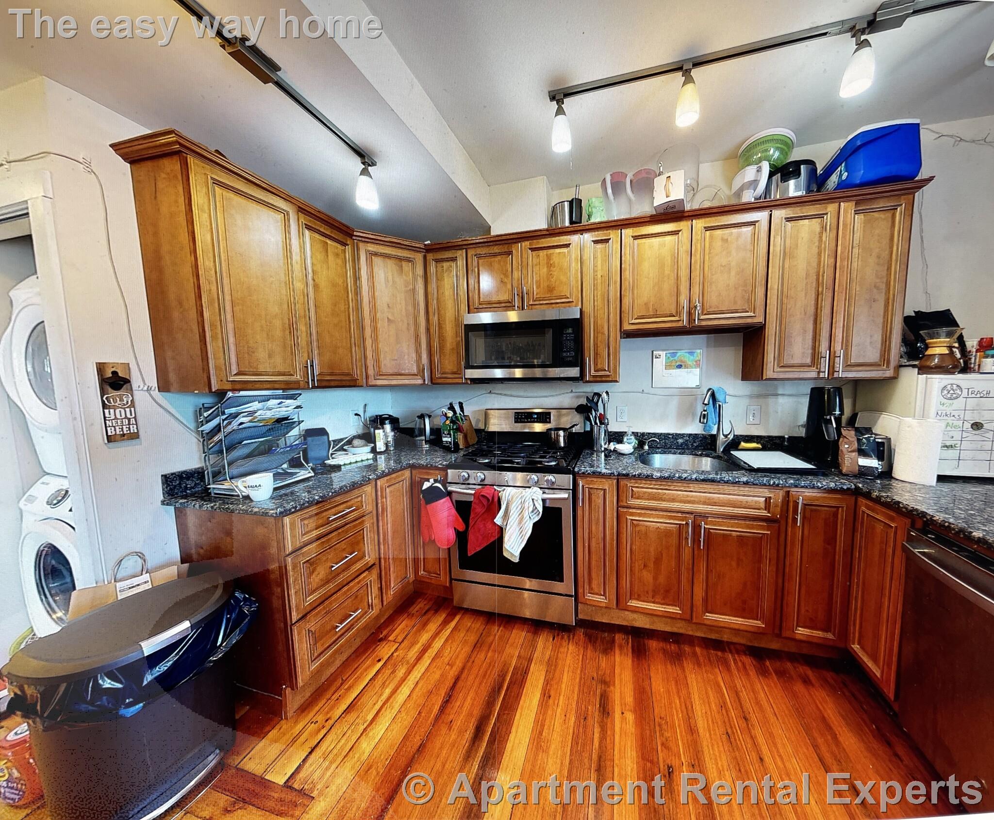 5 bed, 2 bath apartment for rent at 231 Norfolk St Unit 6, Central Square — photo 1 of 10