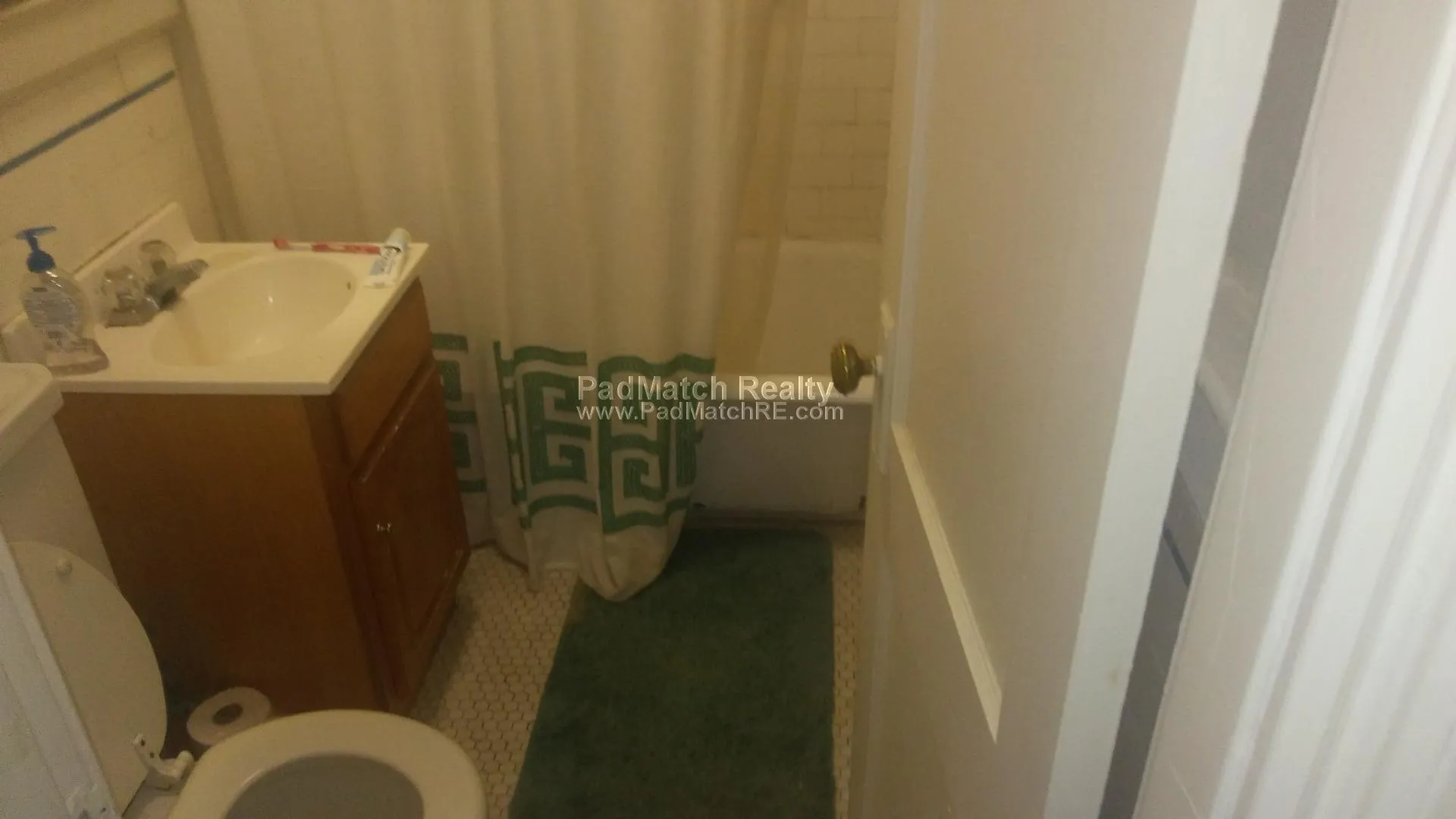 1 split bed, 1 bath apartment for rent at 231 Park Dr Unit 15, Fenway — photo 12 of 15