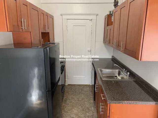 Studio bed, 1 bath apartment for rent at 231 Park Dr Unit 24, Fenway — photo 3 of 9
