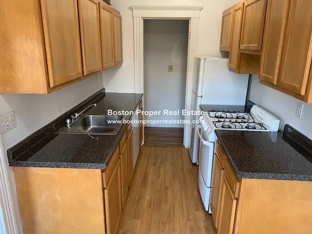 Studio bed, 1 bath apartment for rent at 231 Park Dr Unit 38, Fenway — photo 4 of 6