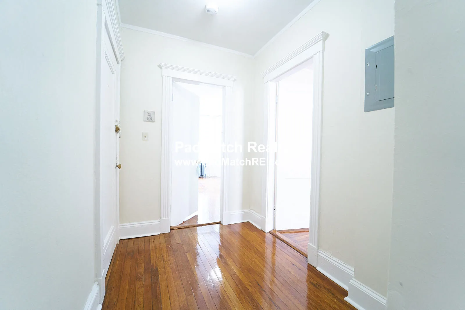 1 split bed, 1 bath apartment for rent at 231 Park Dr Unit 8, Fenway — photo 3 of 18