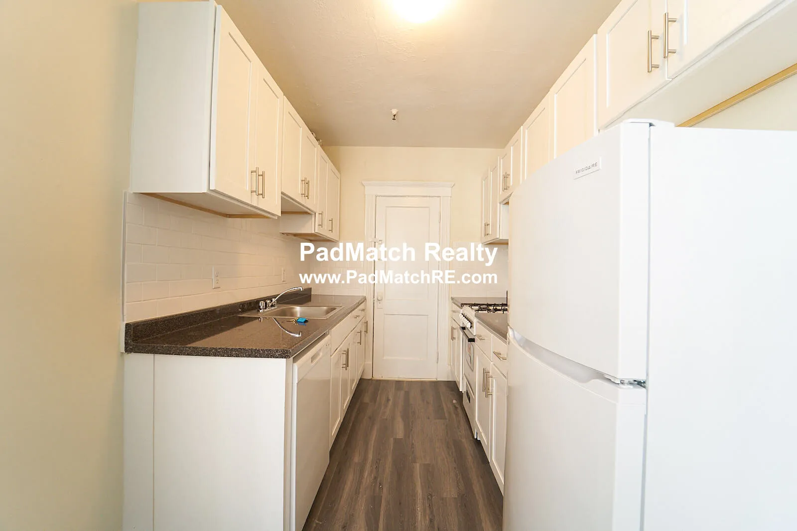 1 split bed, 1 bath apartment for rent at 231 Park Dr Unit 8, Fenway — photo 11 of 18