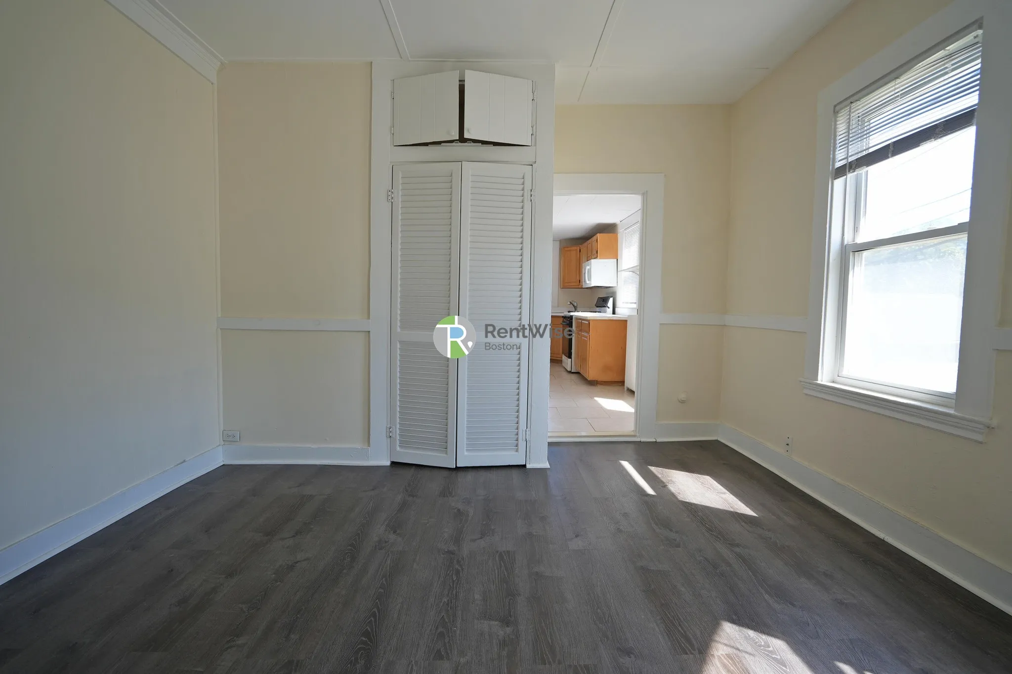 3 bed, 1 bath apartment for rent at 231 Parsons St Unit 1, Brighton — photo 3 of 19