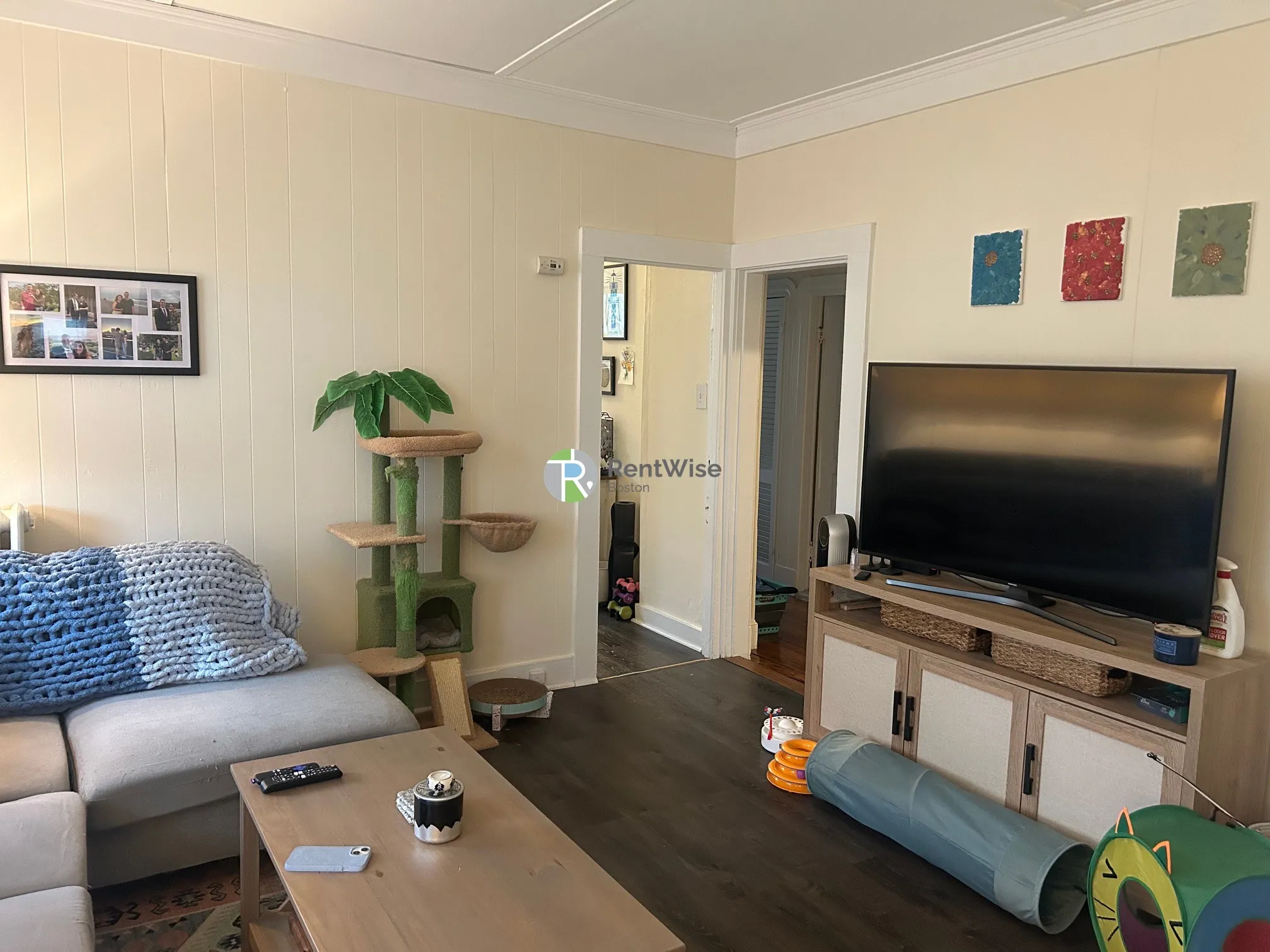 3 bed, 1 bath apartment for rent at 231 Parsons St Unit 1, Brighton — photo 2 of 15