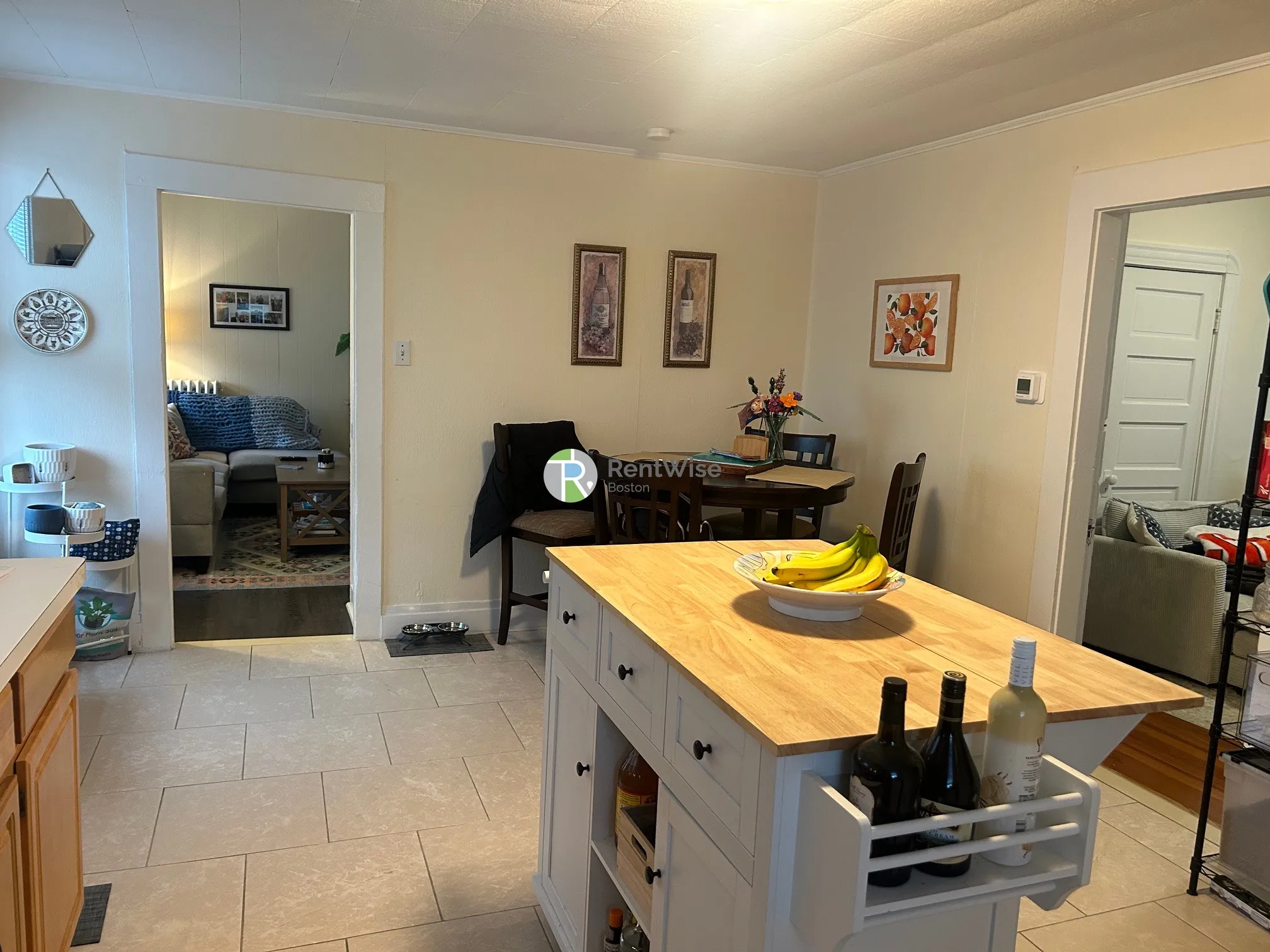 3 bed, 1 bath apartment for rent at 231 Parsons St Unit 1, Brighton — photo 4 of 15