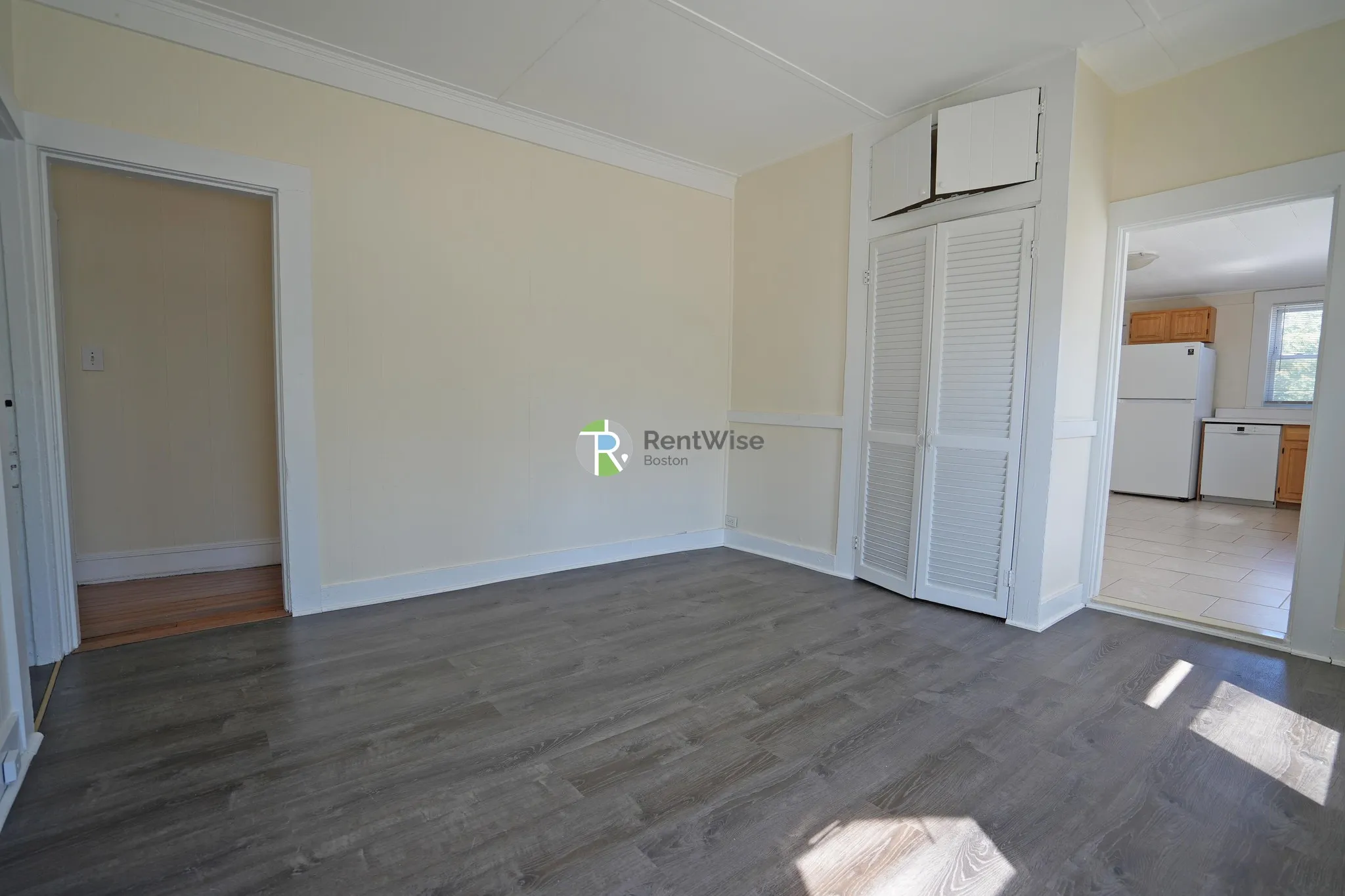3 bed, 1 bath apartment for rent at 231 Parsons St Unit 1, Brighton — photo 2 of 19