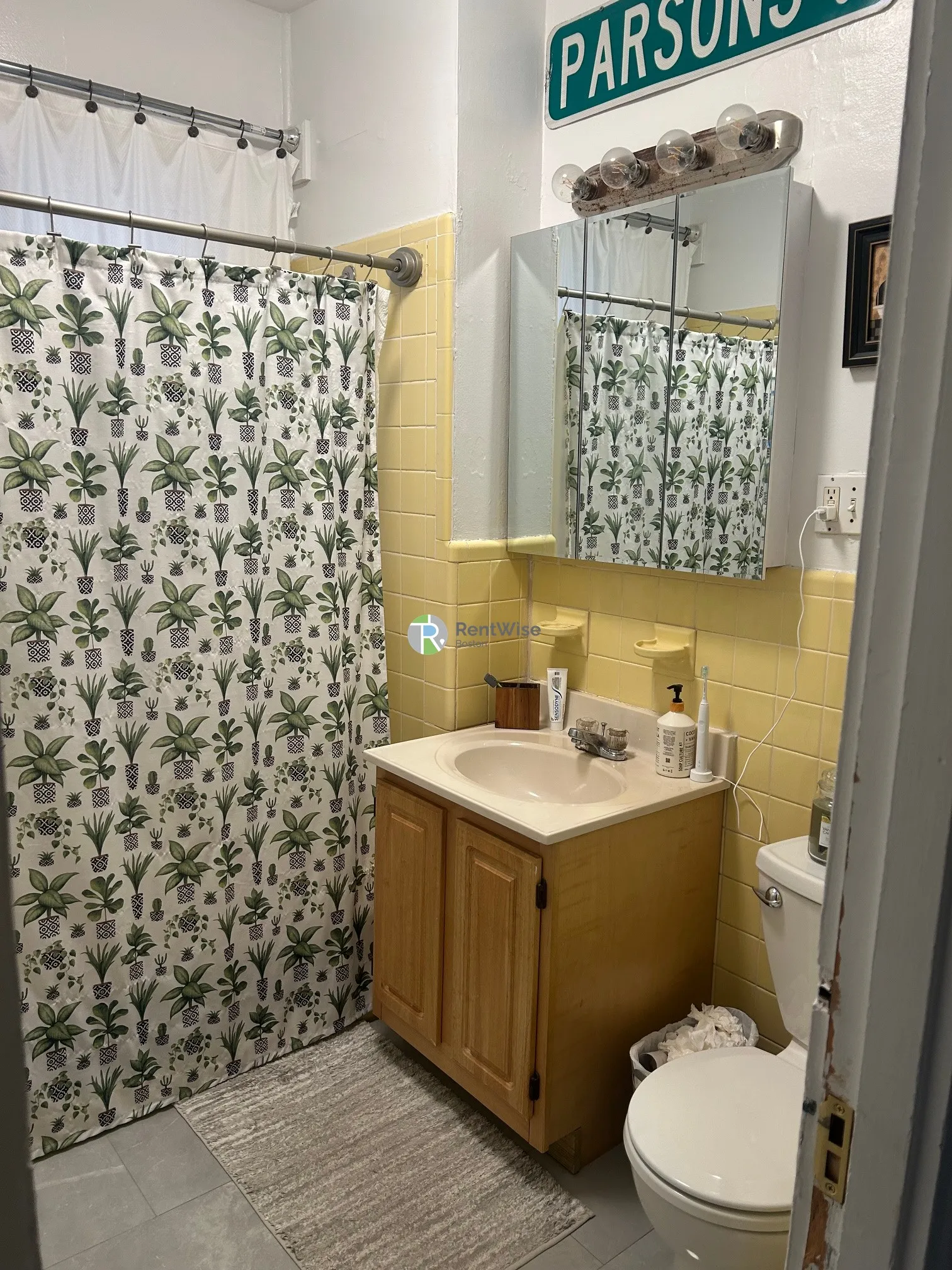 3 bed, 1 bath apartment for rent at 231 Parsons St Unit 1, Brighton — photo 7 of 15