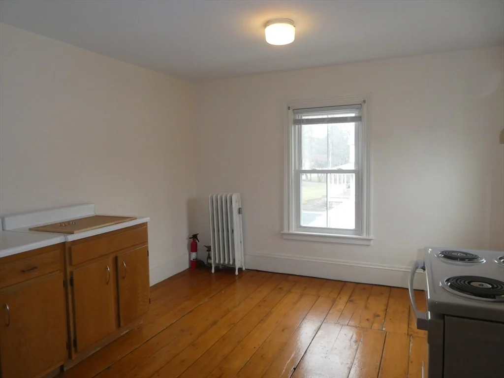 1 bed, 1 bath apartment for rent at 231 Pleasant St Unit 2, East Bridgewater — photo 2 of 10