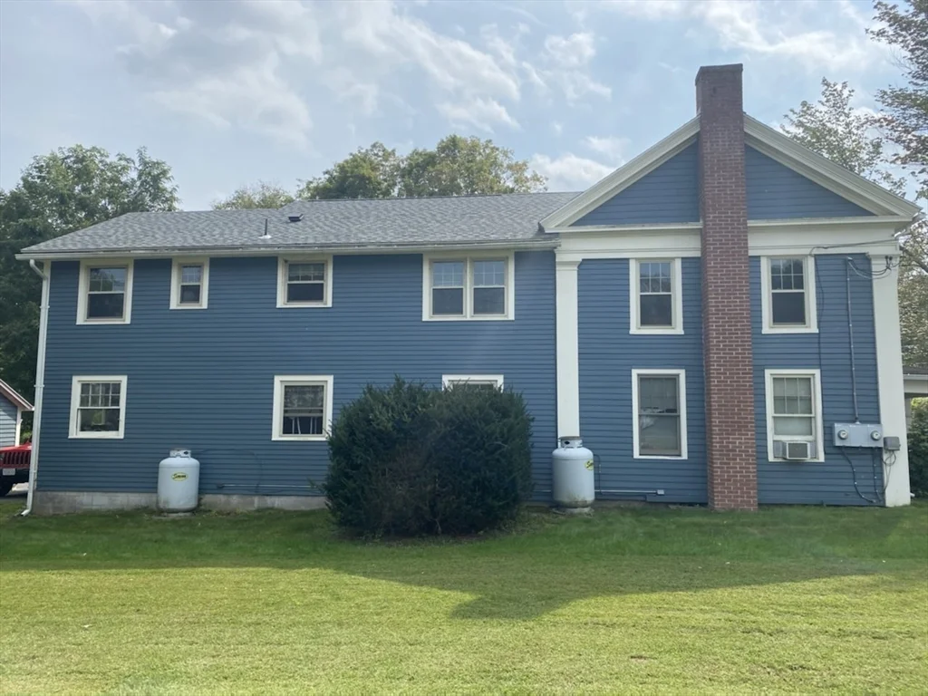 3 bed, 1 bath apartment for rent at 231 River Dr Unit 2, Hadley — photo 3 of 19